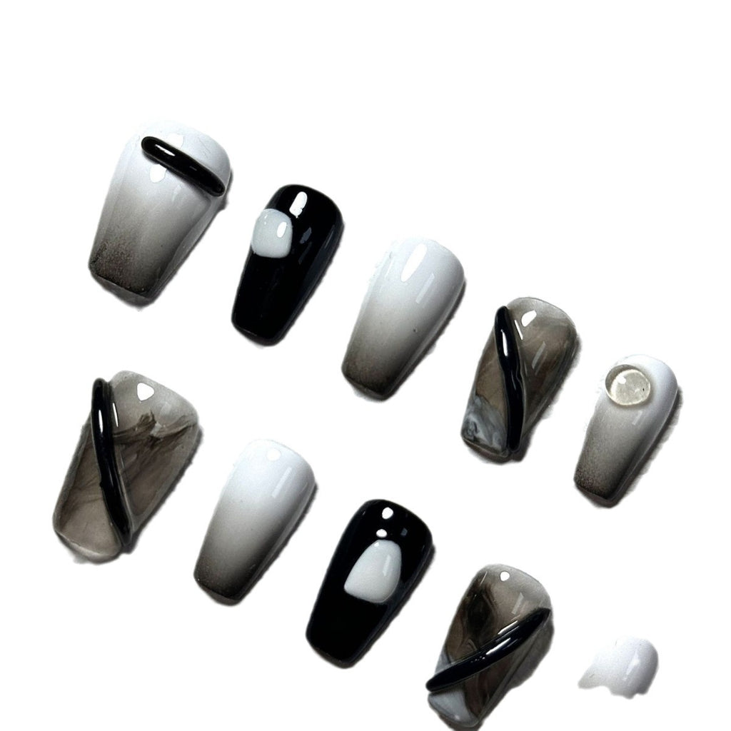 Women'S Black and White Blooming T-Shaped Manicure